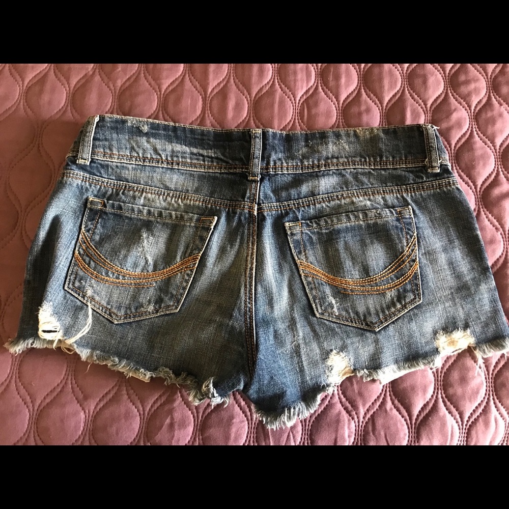 Mini shorts - Picture 2 of 3